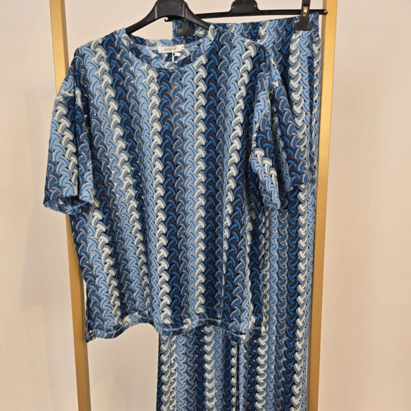 Tweedelige set V Print (beschikbaar in diverse kleuren) - Afbeelding 2